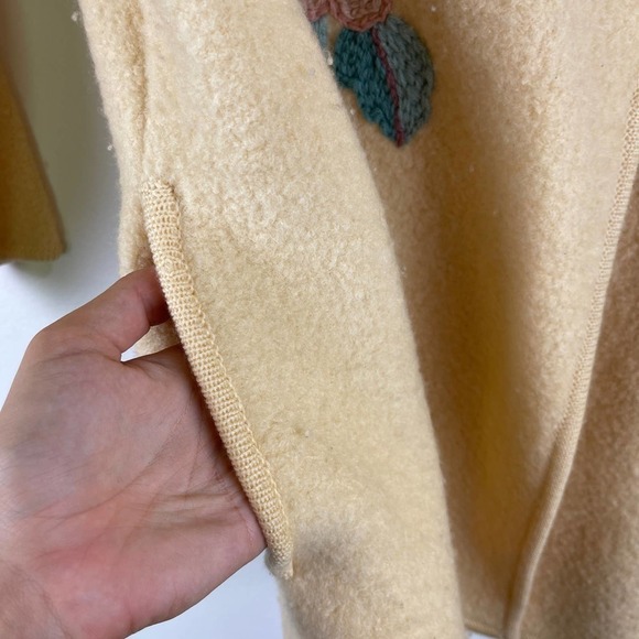 Vintage S.S.G. Catharine Lover Wool Cream Floral Embroidered Cardigan SZ Medium - Picture 8 of 10